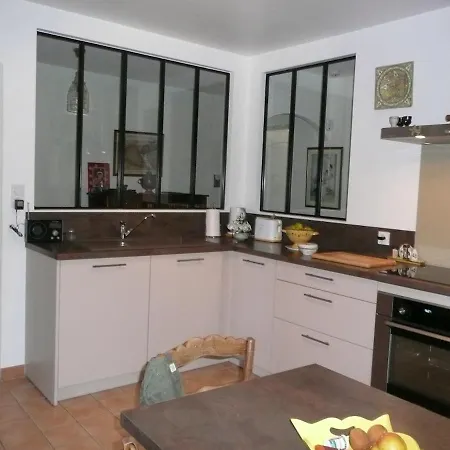 Holiday home Belle Maison Jardin Piscine Pres Avignon *
