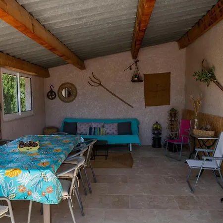 Belle Maison Jardin Piscine Pres Avignon Holiday home *