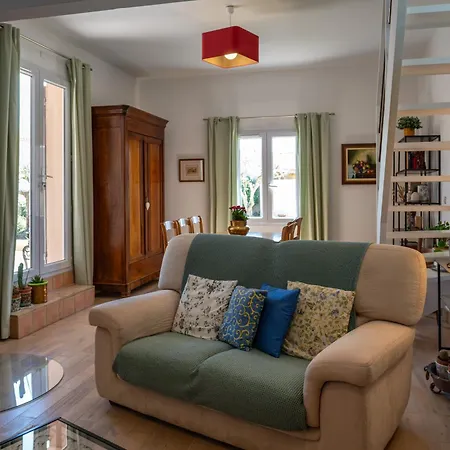 Belle Maison Jardin Piscine Pres Avignon Holiday home *